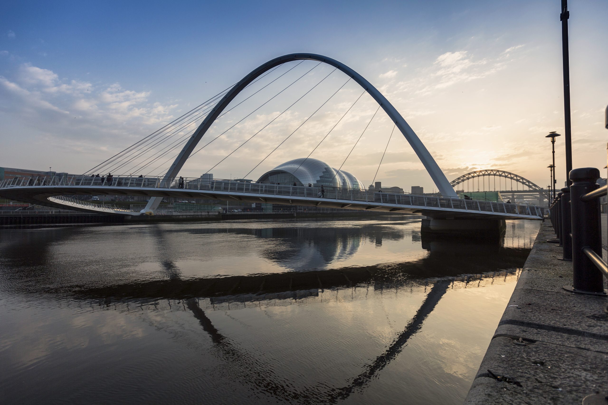 gateshead millennium bridge over river tyne